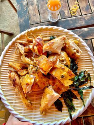 Gà nướng cơm lam Phố Núi