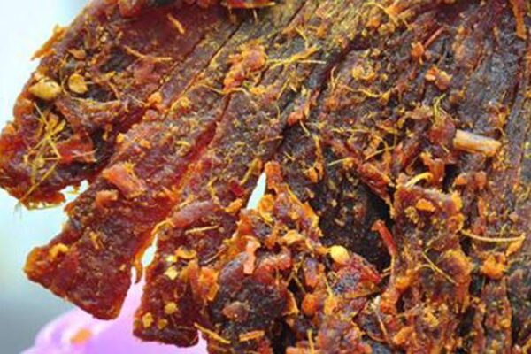 Nai bò khô không sử dụng chất bảo quản hay phẩm màu mới là loại ngon, đảm bảo.