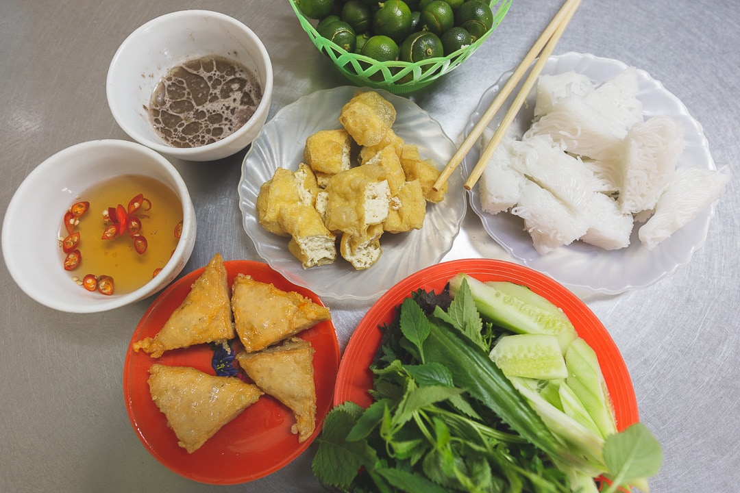 Bun dau mam tom. Vietnamese foods you must try in Hanoi.
