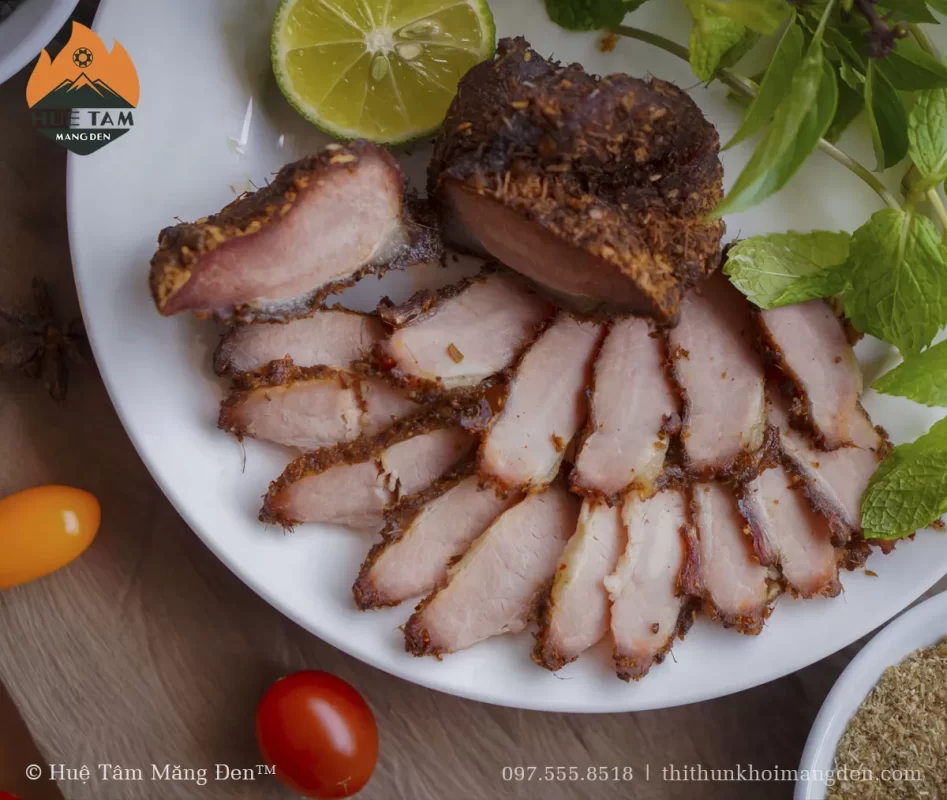 Heo bản hun khói Măng Đen