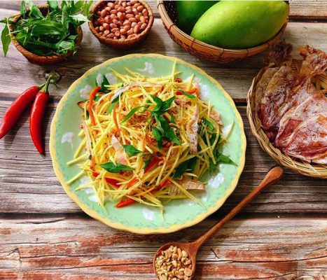 Món mực khô bóp xoài nổi tiếng tại các vùng biển Quảng Bình (Ảnh: Mực khô Bá Kiến)