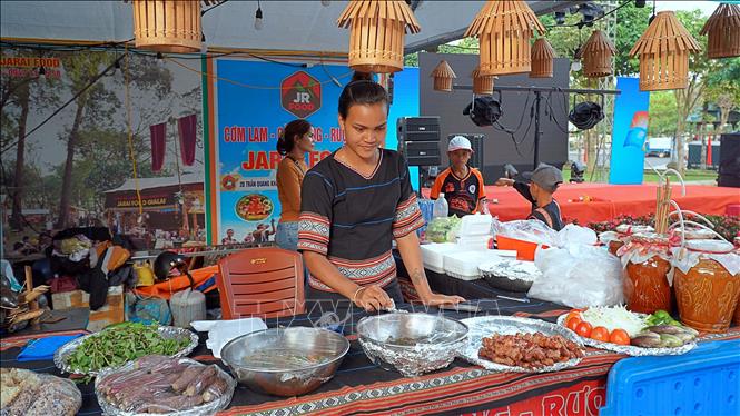 Những món ăn đặc trưng của đồng bào bản địa tại “Tuần lễ văn hóa ẩm thực” ở Gia Lai. Ảnh: Hoài Nam/TTXVN